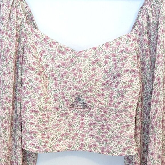 NWT ASTR The Label | Plisse Purple Ditsy Floral Print Cross Front Blouse | Large - Picture 6 of 12